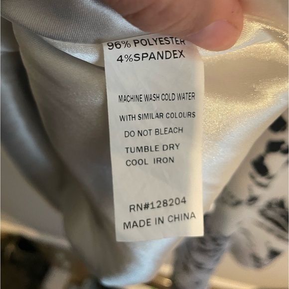 Romy white and black floral dress size small‎ - Picture 7 of 7